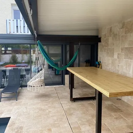 Maison Spacieuse, Quartier Calme, Piscine Chauffe * Сенон