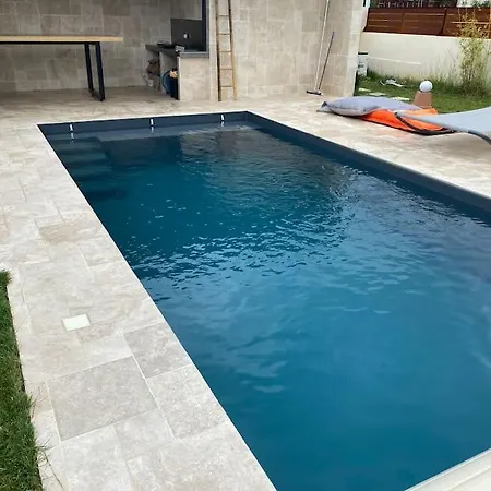 Maison Spacieuse, Quartier Calme, Piscine Chauffe Дом отдыха *