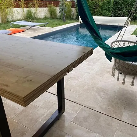 Дом отдыха Maison Spacieuse, Quartier Calme, Piscine Chauffe