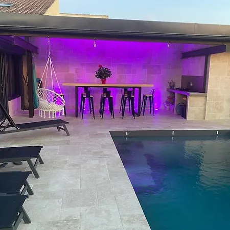 Maison Spacieuse, Quartier Calme, Piscine Chauffe Дом отдыха *