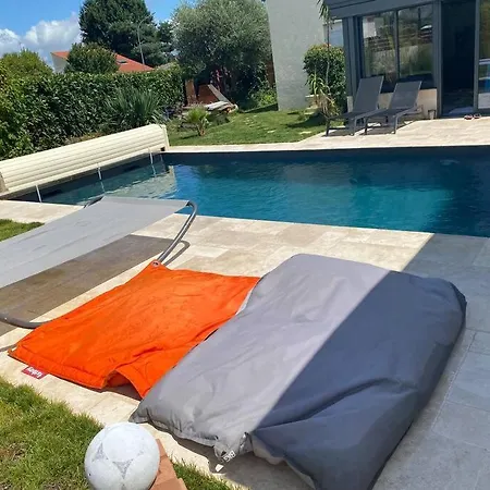 Дом отдыха Maison Spacieuse, Quartier Calme, Piscine Chauffe