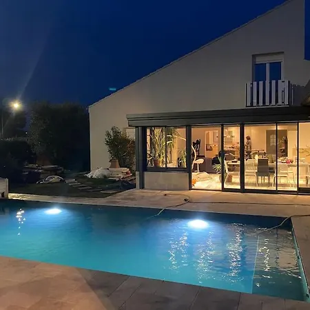 Maison Spacieuse, Quartier Calme, Piscine Chauffe Дом отдыха