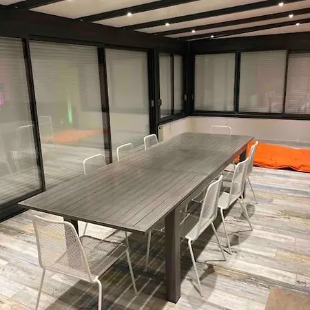 Maison Spacieuse, Quartier Calme, Piscine Chauffe Дом отдыха *