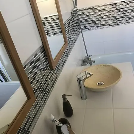 Дом отдыха Maison Spacieuse, Quartier Calme, Piscine Chauffe
