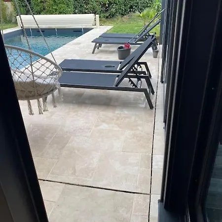 Дом отдыха Maison Spacieuse, Quartier Calme, Piscine Chauffe *