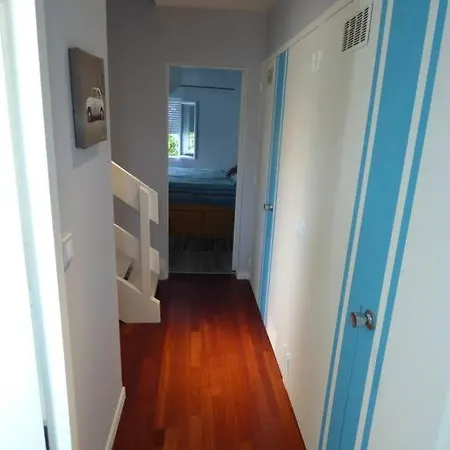 Maison Spacieuse, Quartier Calme, Piscine Chauffe Дом отдыха Сенон