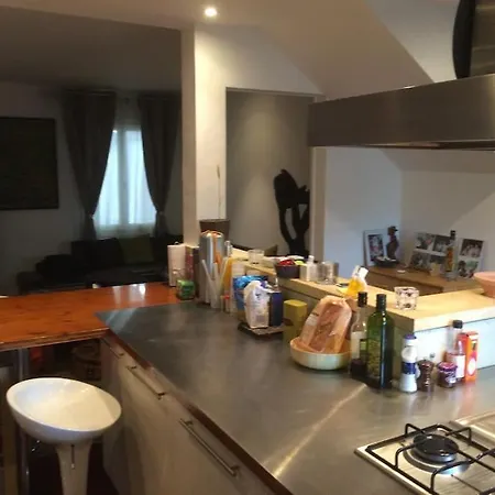 Maison Spacieuse, Quartier Calme, Piscine Chauffe *