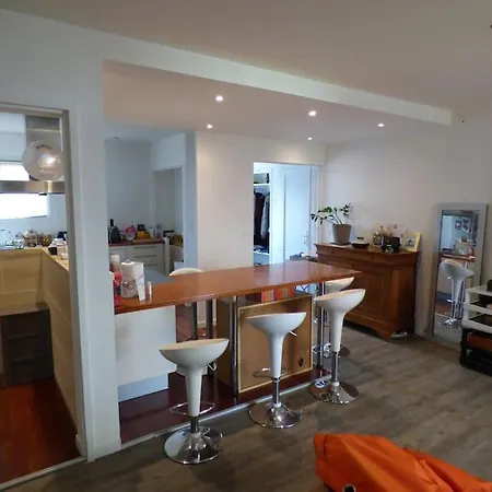 Maison Spacieuse, Quartier Calme, Piscine Chauffe Дом отдыха